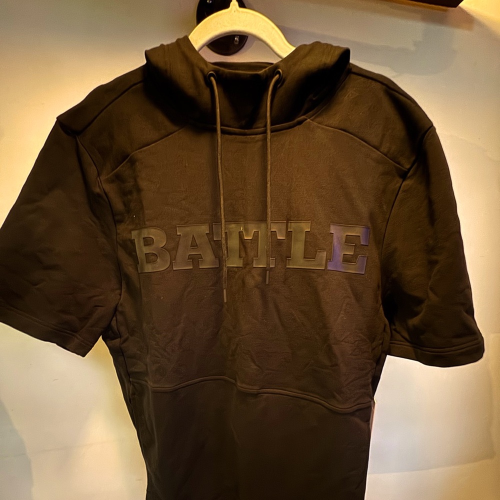 Black Short Sleeve “Battle” Hoodie – Streetwear Vibes